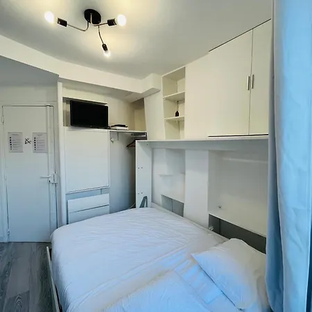Cute - Canal Saint Martin Apartment